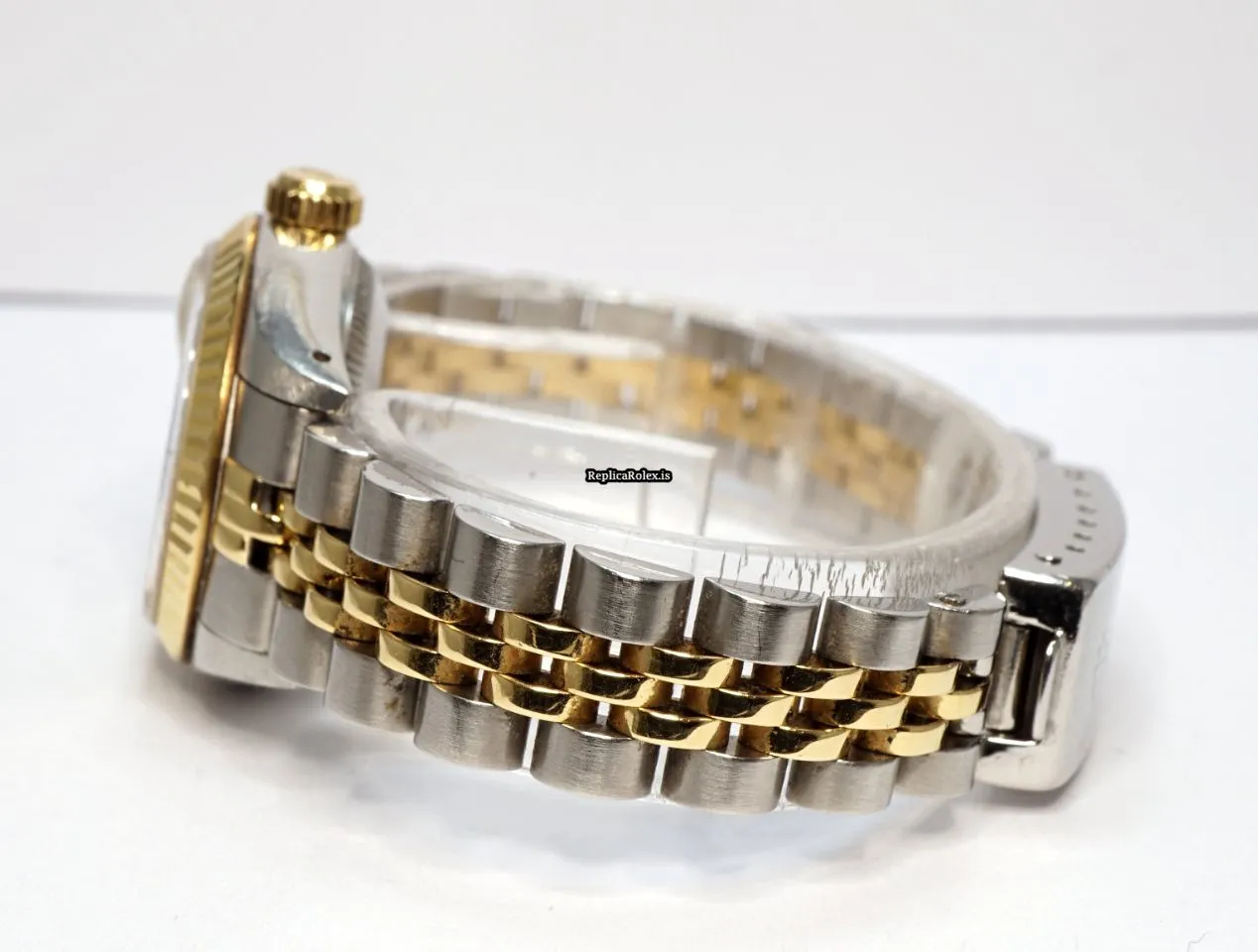 Superior Replica Rolex Lady-datejust 69173 Caliber 2135 Automatic Movement 26mm Gold/steel Case Womens Watch - Image 6