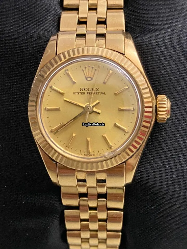 Trustworthy Replica Rolex Oyster Perpetual 26 6719 Caliber 2030 Automatic Movement 24x27mm Yellow Gold Case Womens Watch - Image 3
