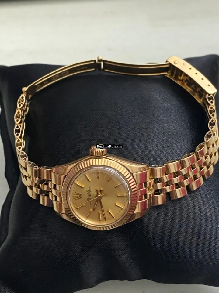Trustworthy Replica Rolex Oyster Perpetual 26 6719 Caliber 2030 Automatic Movement 24x27mm Yellow Gold Case Womens Watch - Image 7