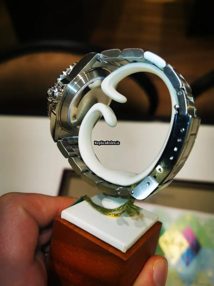 Best Fake Rolex Submariner Date 16610lv Caliber 3135 Automatic Movement 40mm Steel Case Mens/unisex Watch - Image 3