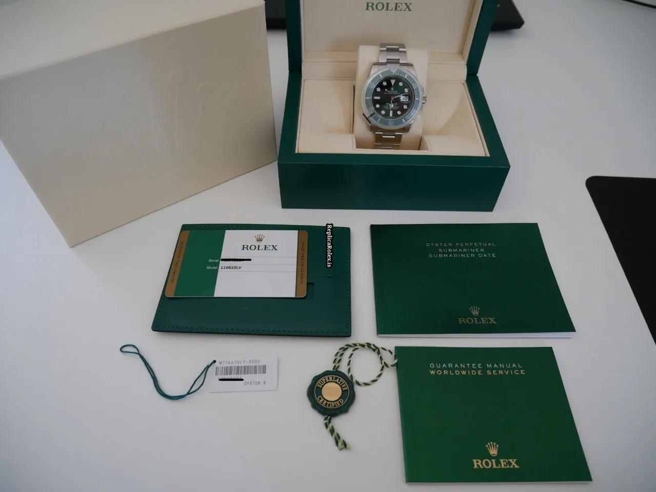 Terrific Fakes Rolex Submariner Date 116610lv Caliber 3135 Automatic Movement 40mm Steel Case Mens/unisex Watch