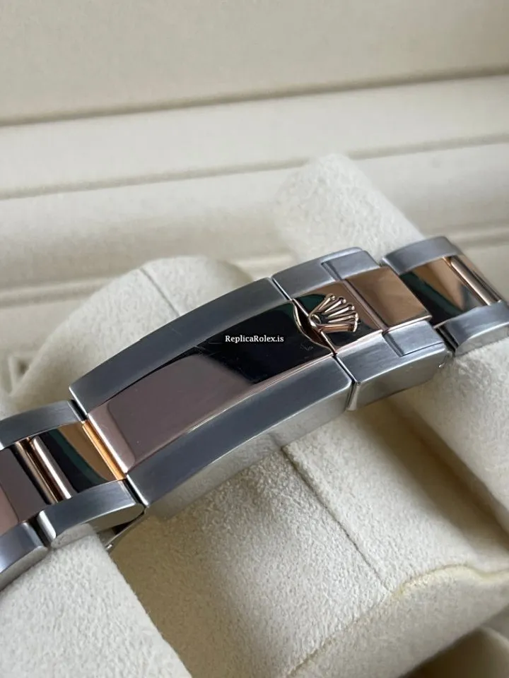 Beautiful Fake Rolex Yacht-master 37 268621 Caliber 2236 Automatic Movement 37mm Gold/steel Case Mens/unisex Watch - Image 5