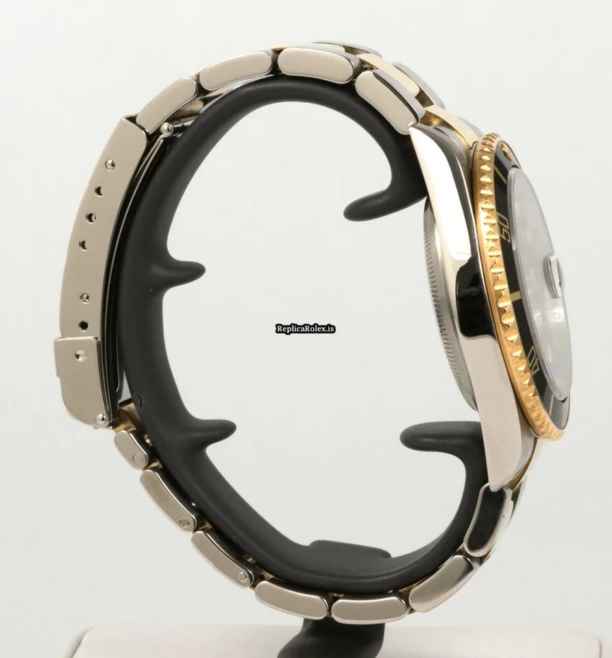 Stylish Fake Rolex Submariner Date 16613ln Caliber 3135 Automatic Movement 40mm Gold/steel Case Mens/unisex Watch - Image 5