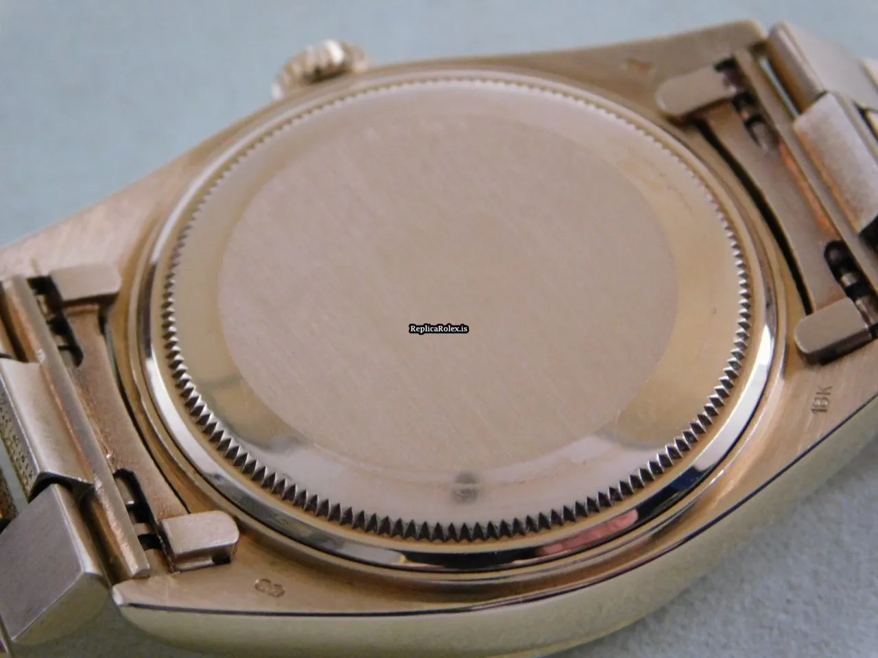 High-end Fake Rolex Day-date 1811 Caliber 1556 Automatic Movement 36x44mm Yellow Gold Case Mens/unisex Watch - Image 11