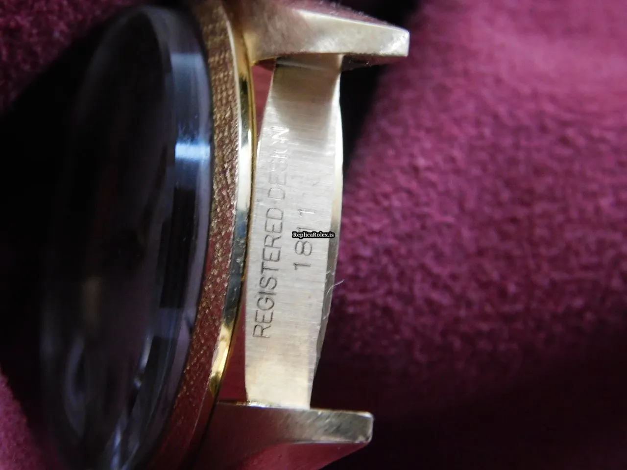 High-end Fake Rolex Day-date 1811 Caliber 1556 Automatic Movement 36x44mm Yellow Gold Case Mens/unisex Watch - Image 16