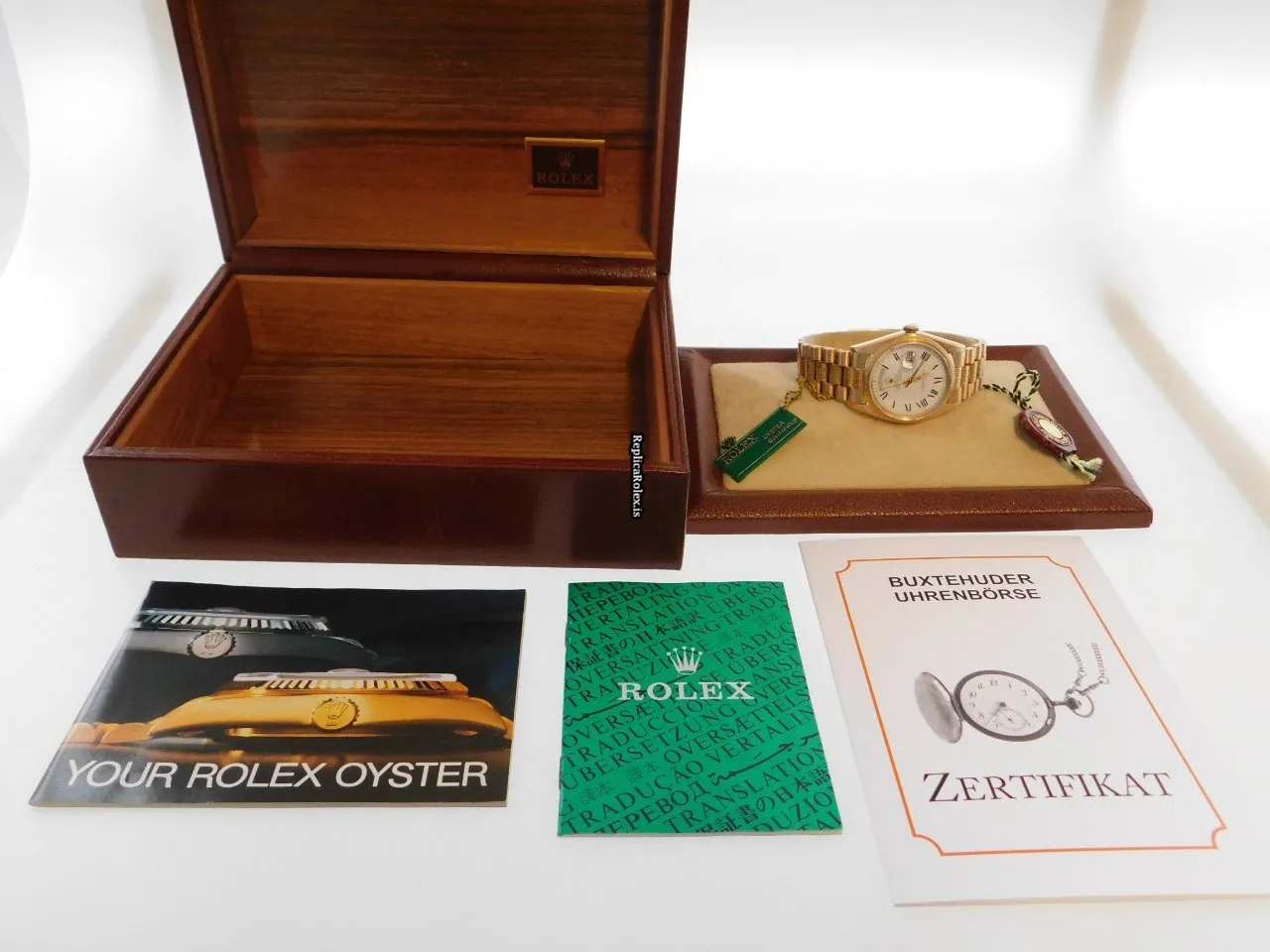 High-end Fake Rolex Day-date 1811 Caliber 1556 Automatic Movement 36x44mm Yellow Gold Case Mens/unisex Watch - Image 2