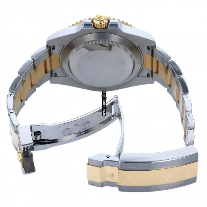 Good Replica Rolex Submariner Date 116613lb Caliber 3135 Automatic Movement 40mm Gold/steel Case Mens/unisex Watch - Image 4